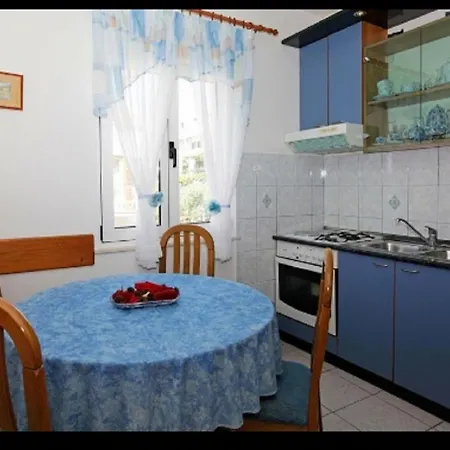 Apartments Mari - Free Parking