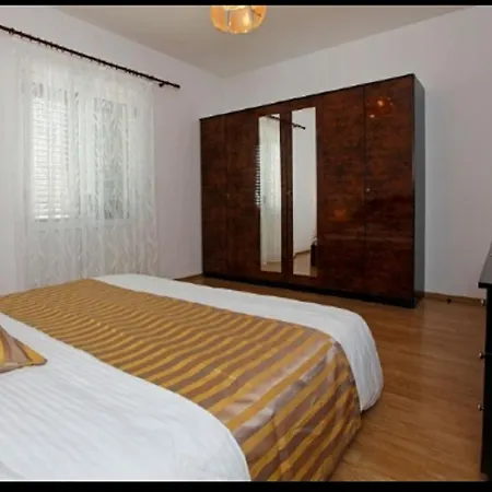 Apartments Mari - Free Parking Apartment Bol